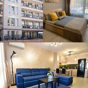 Kapana Luxury Center With Garage Appartamento